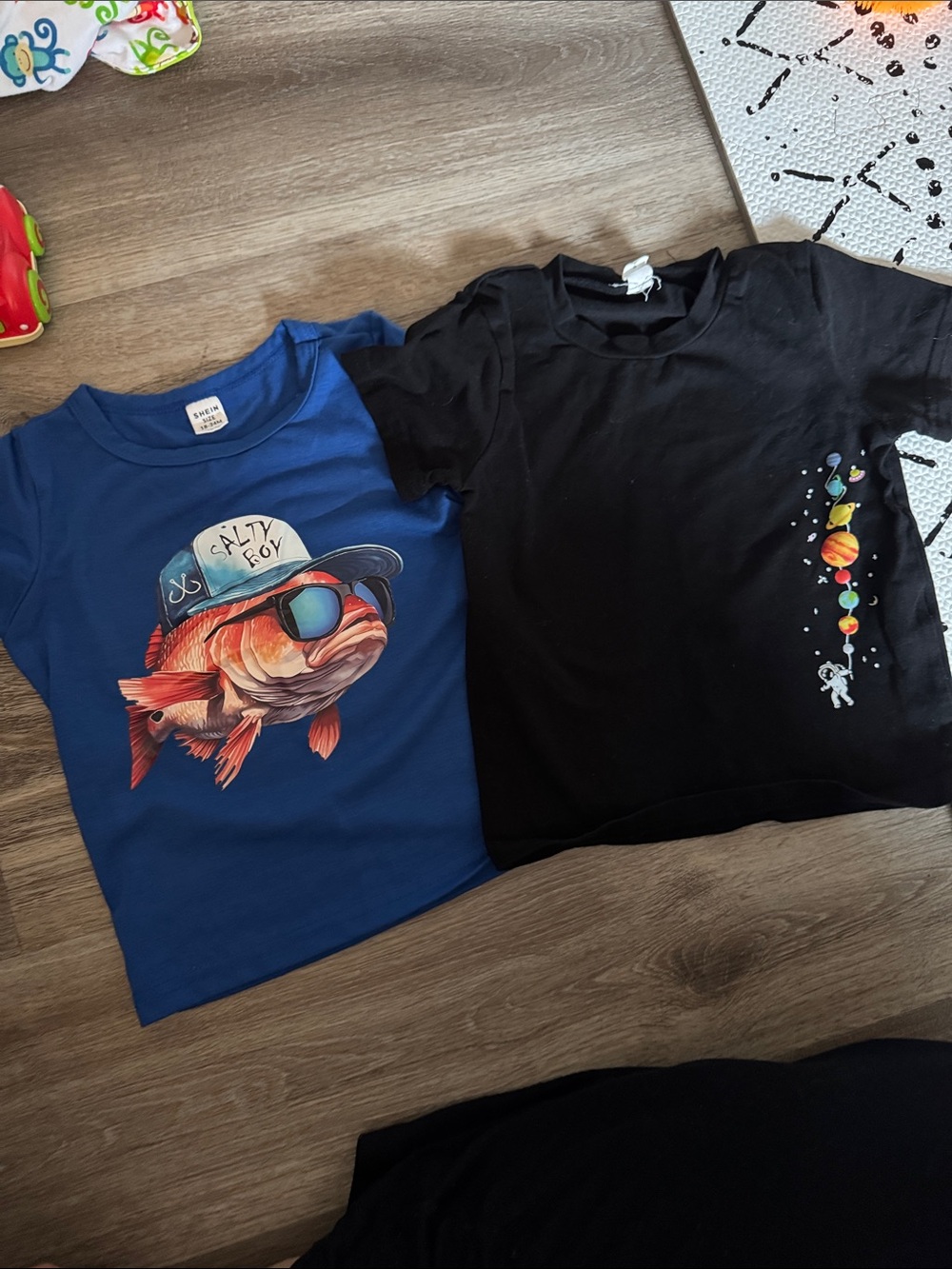 SHEIN Kids Short Sleeve Tees - Blue Fish & Black Space Graphic